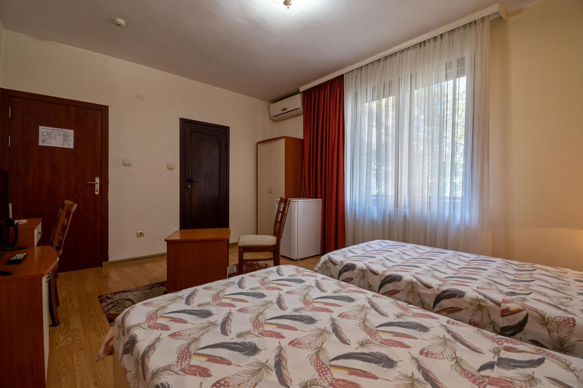 Primavera 1 Hotel Pazardzhik Exterior photo
