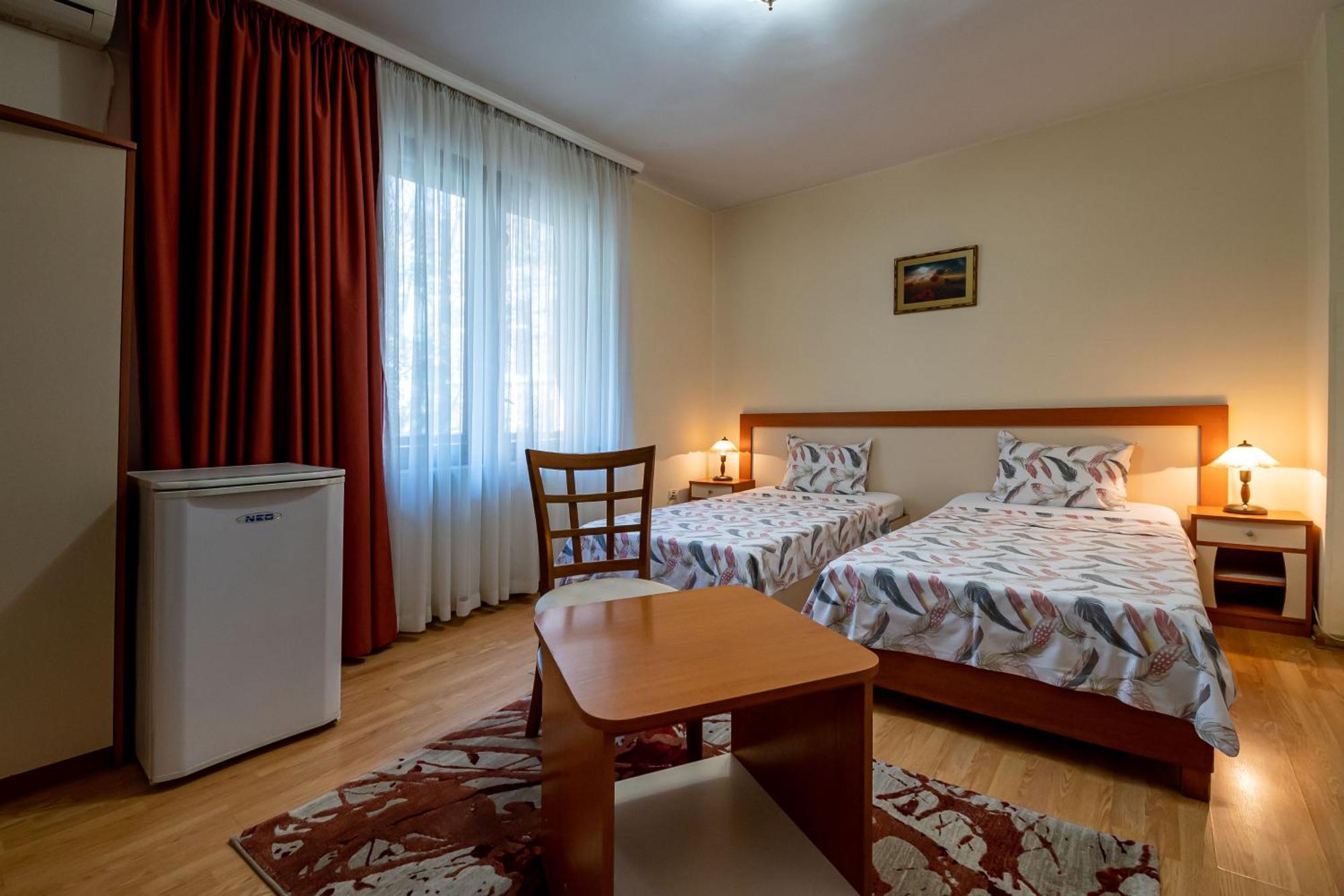 Primavera 1 Hotel Pazardzhik Exterior photo
